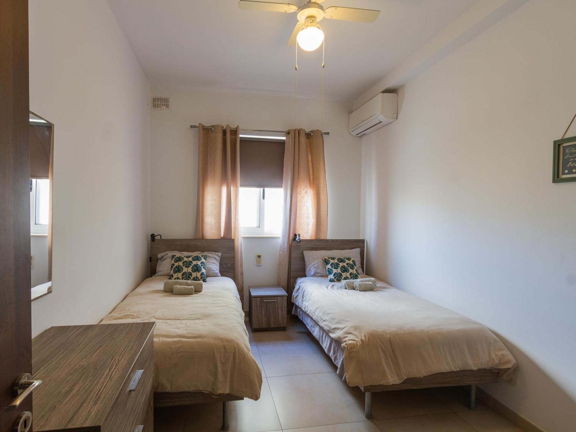 Modern & Central 2 Bedroom & 2 Bathrooms Apartment Msida Extérieur photo